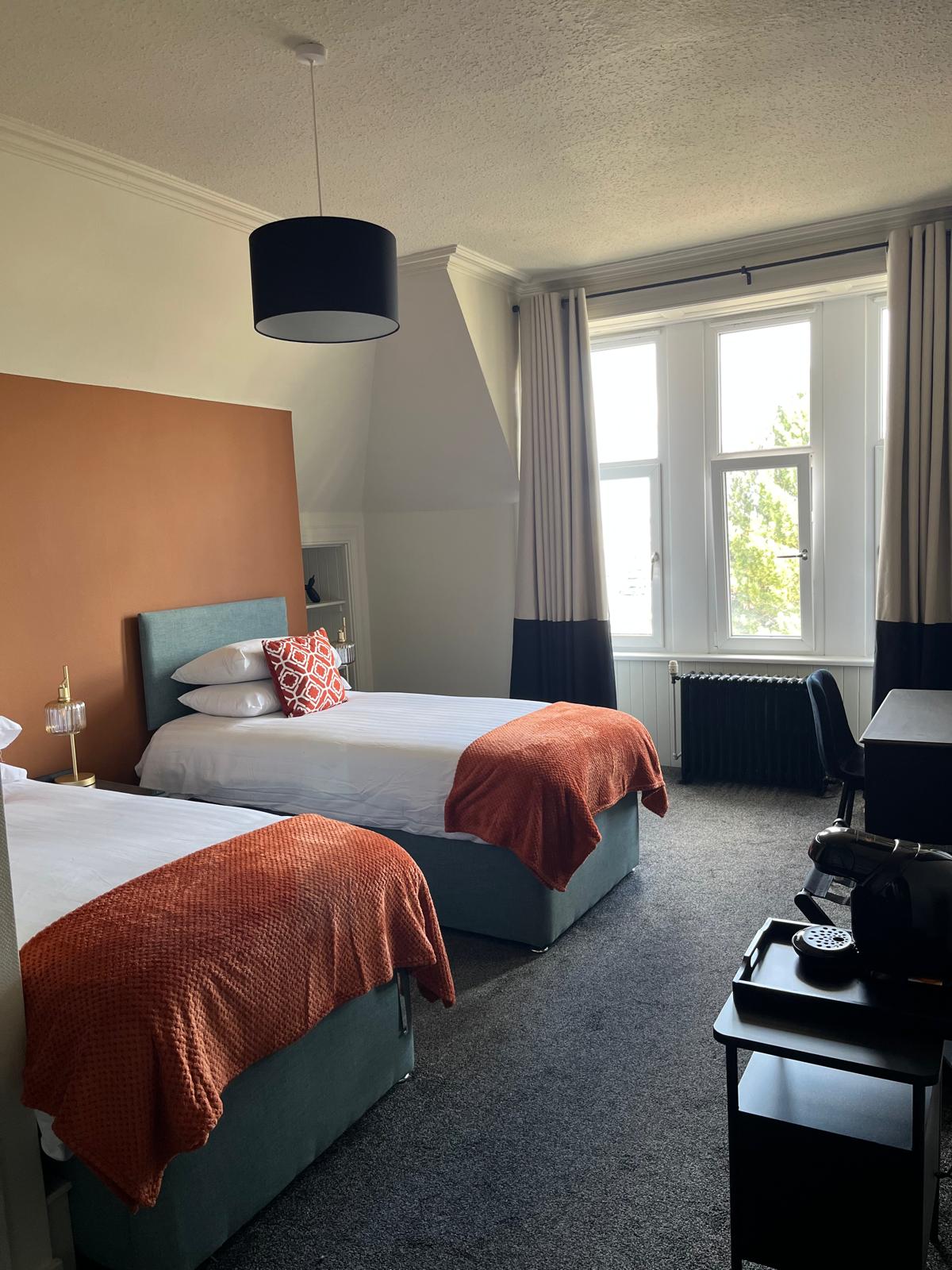 Twin Rooms - Image 12