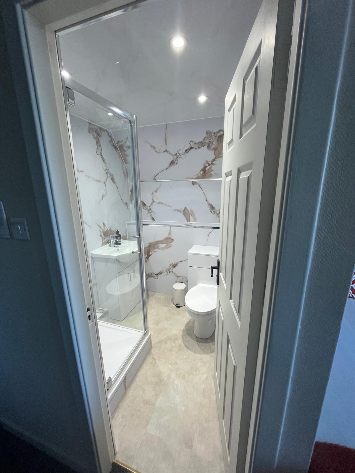 Twin Rooms - Image 7