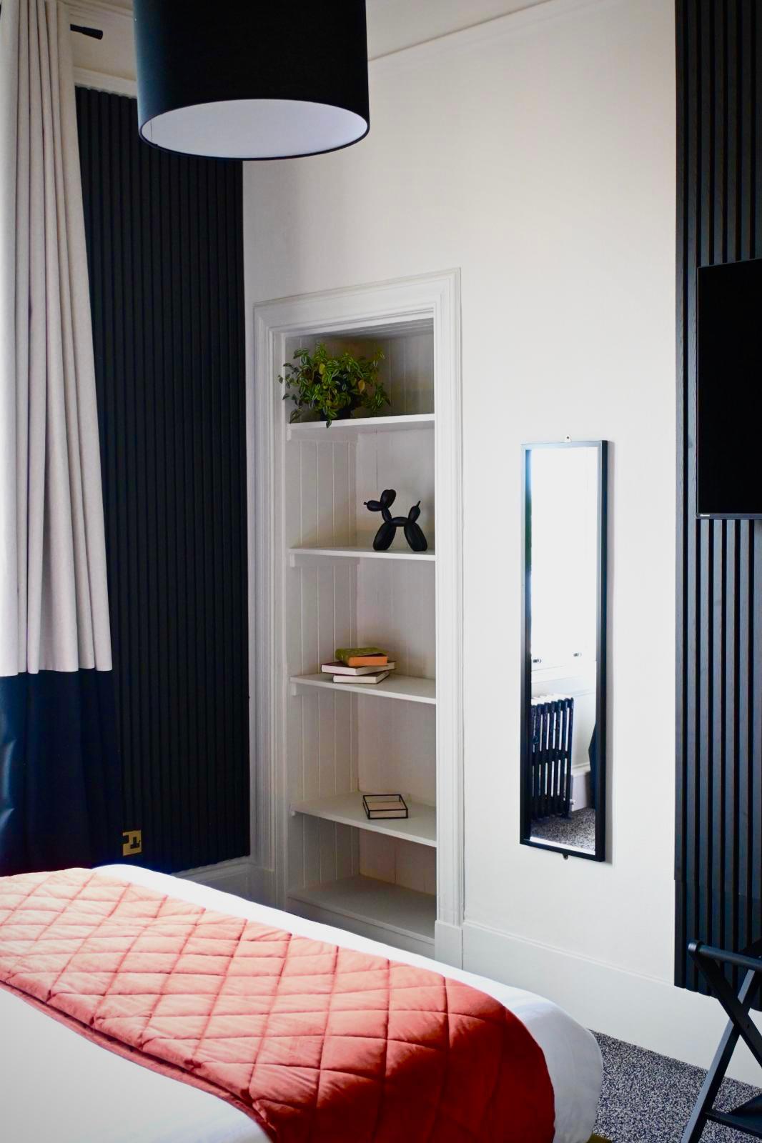 Twin Rooms - Image 10